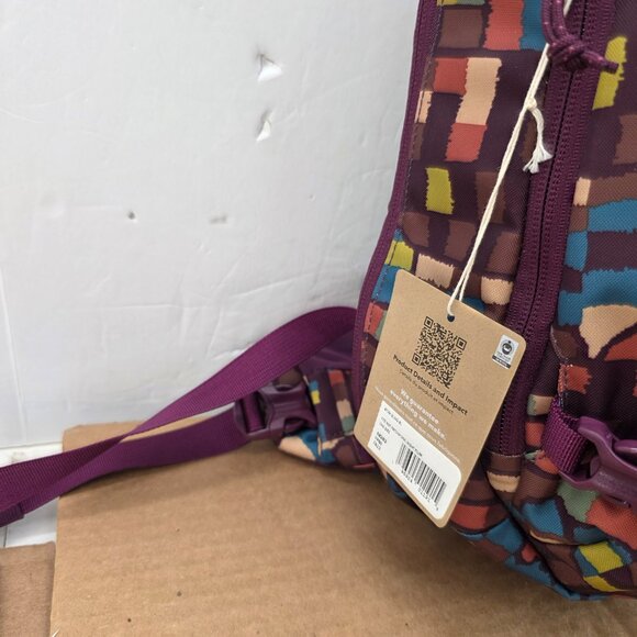 Patagonia Atom Sling Bag 8L Daypack Fitz Roy Patchwork Night Plum Crossbody - Picture 2 of 13